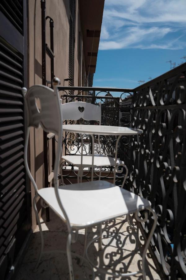Vico 22 Rooms Napoli Exterior photo