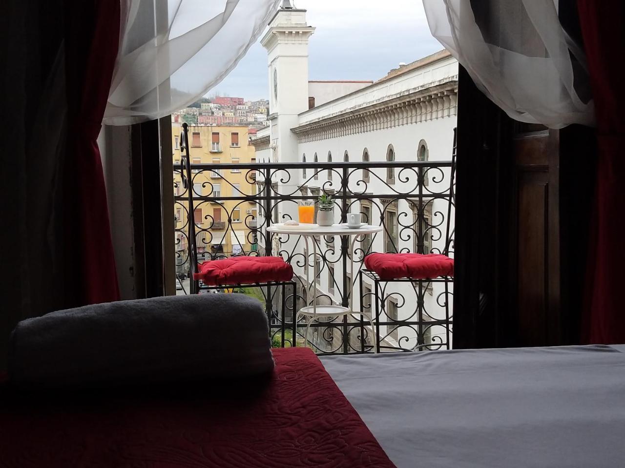 Vico 22 Rooms Napoli Exterior photo